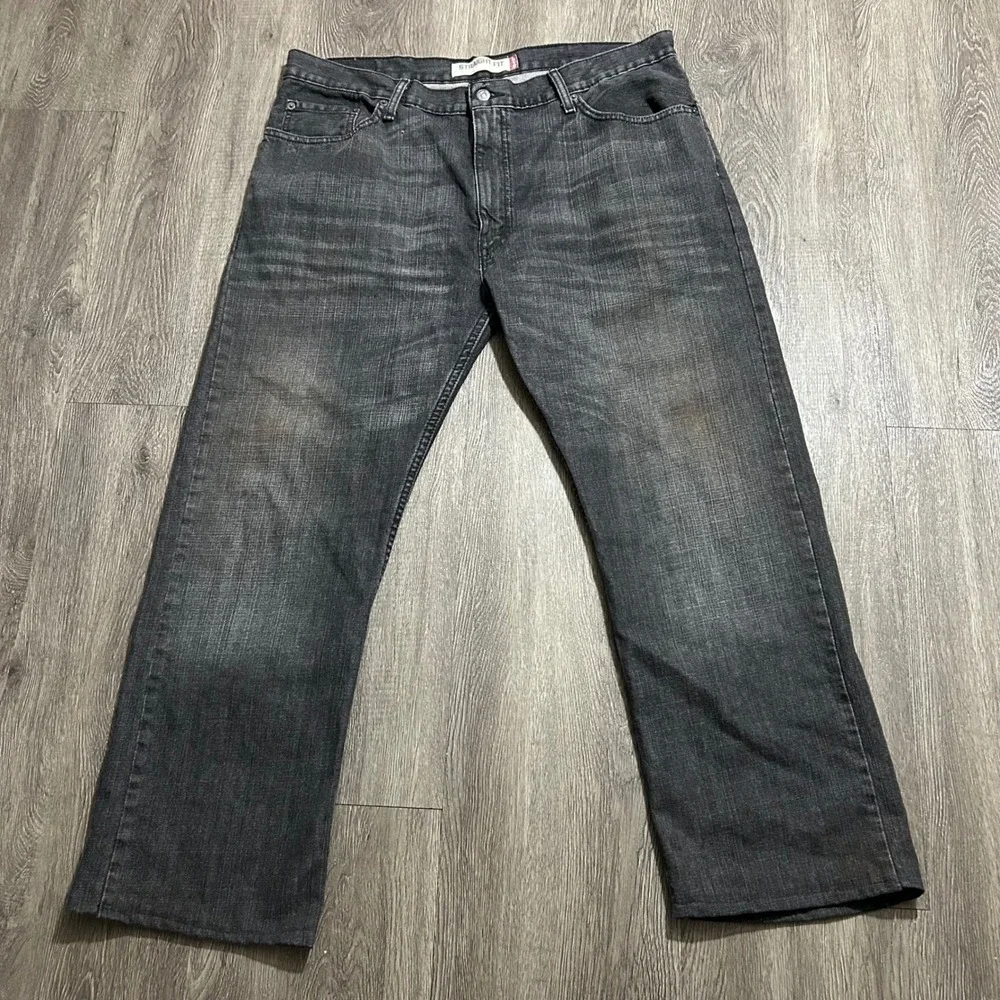 Levis tag reads